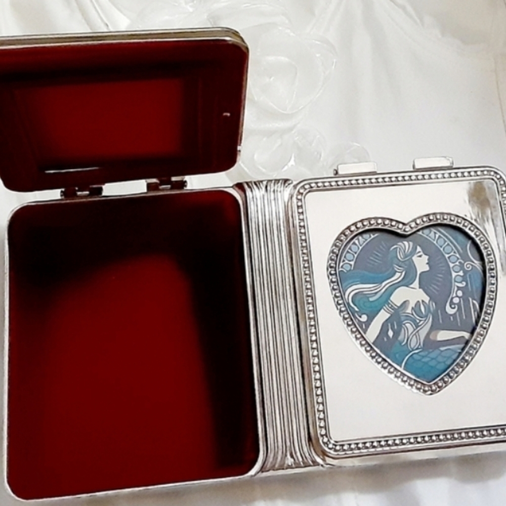 Vintage Silver Heart Frame Jewelry Box Holder